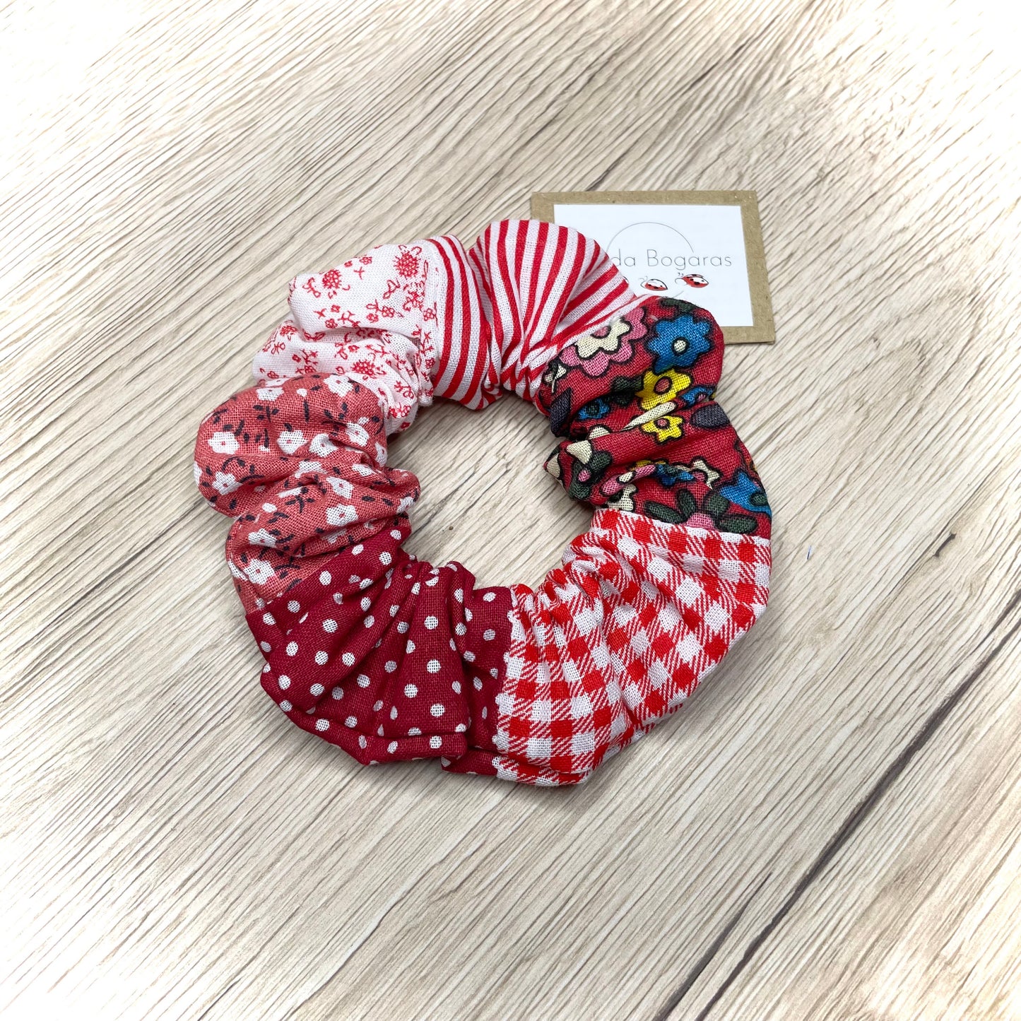 színes, mintás, vidám, kézműves scrunchie hajgumi pamutvászonból