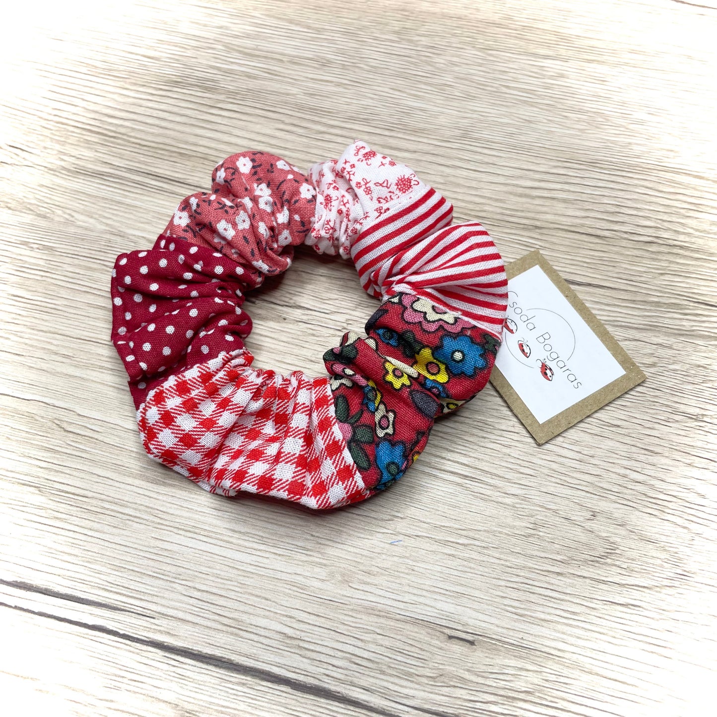 színes, mintás, vidám, kézműves scrunchie hajgumi pamutvászonból