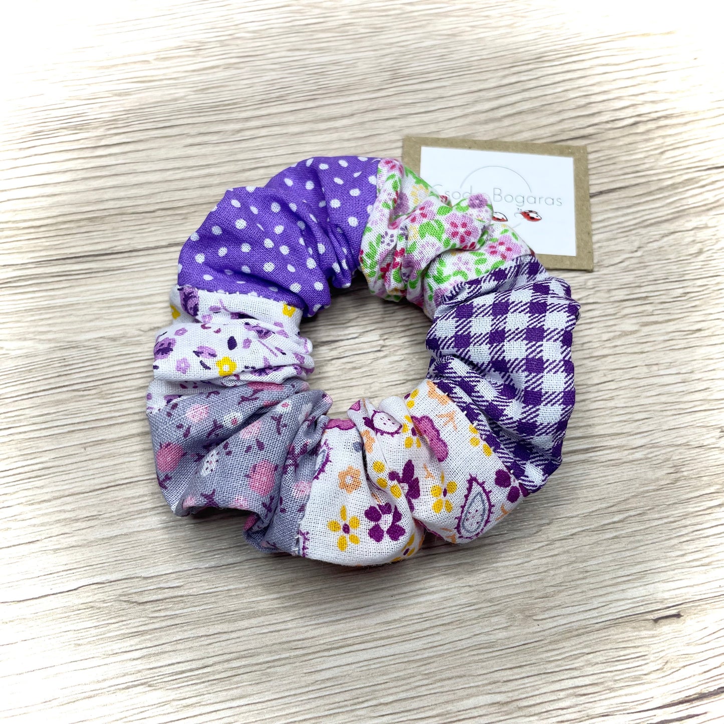 színes, mintás, vidám, kézműves scrunchie hajgumi pamutvászonból