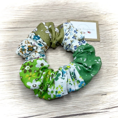 színes, mintás, vidám, kézműves scrunchie hajgumi pamutvászonból