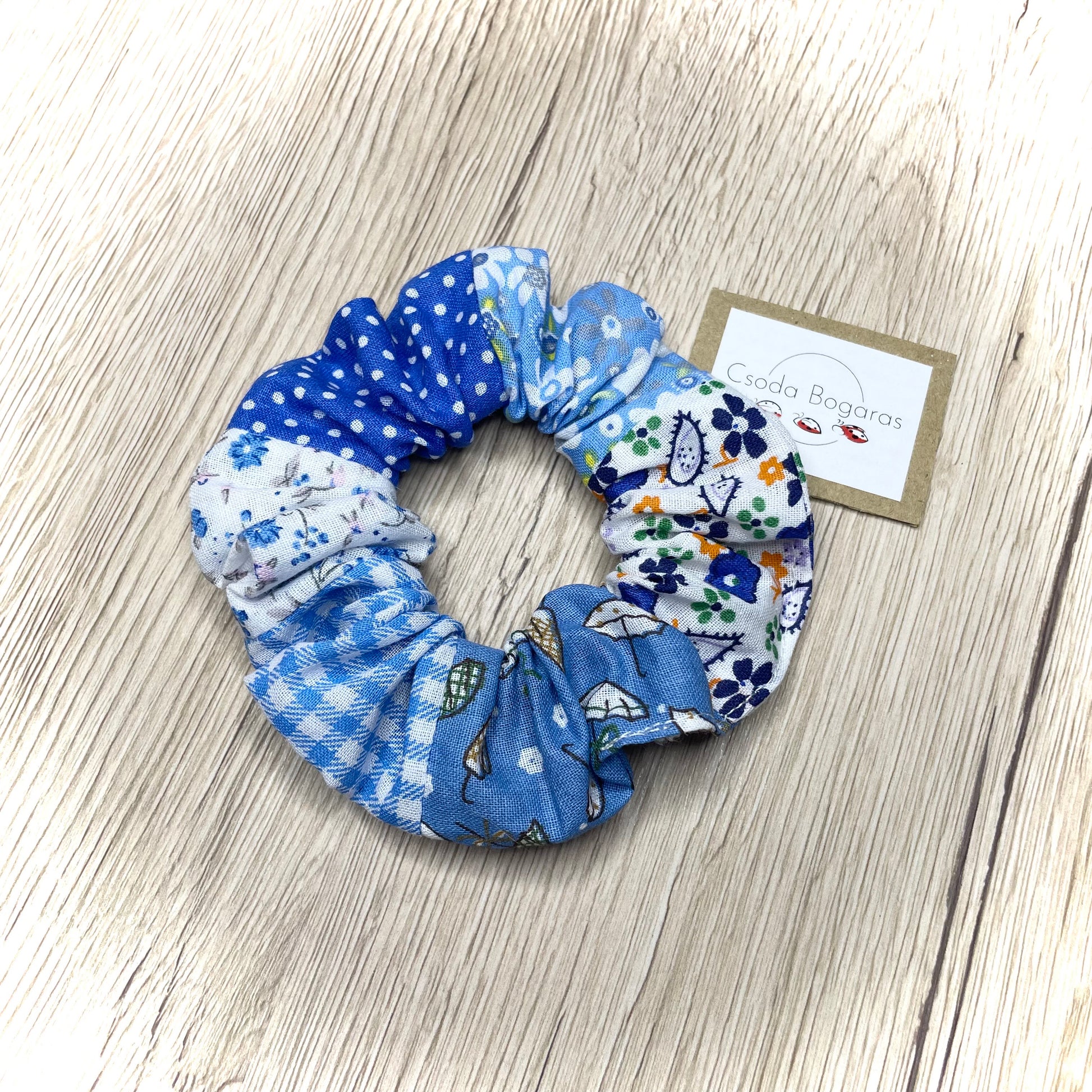 színes, mintás, vidám, kézműves scrunchie hajgumi pamutvászonból