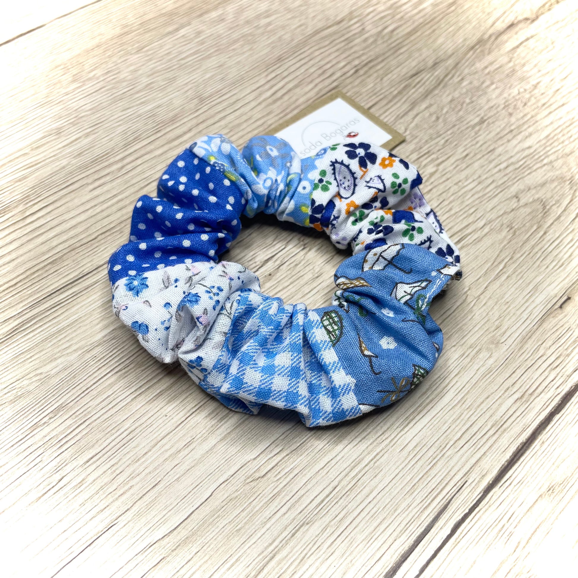 színes, mintás, vidám, kézműves scrunchie hajgumi pamutvászonból