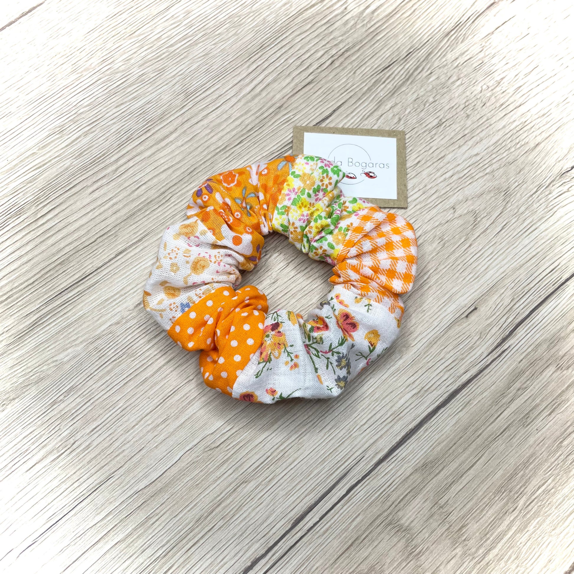színes, mintás, vidám, kézműves scrunchie hajgumi pamutvászonból