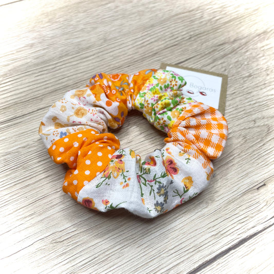 színes, mintás, vidám, kézműves scrunchie hajgumi pamutvászonból