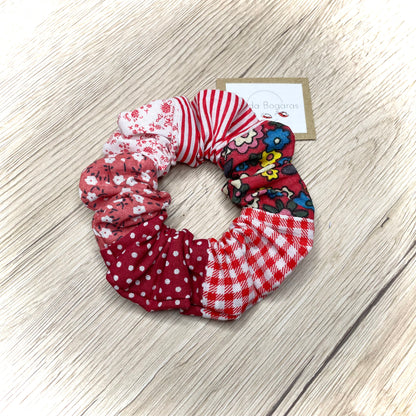 színes, mintás, vidám, kézműves scrunchie hajgumi pamutvászonból