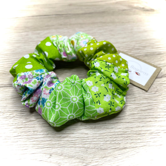 színes, mintás, vidám, kézműves scrunchie hajgumi pamutvászonból